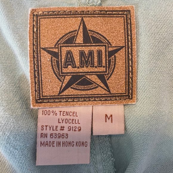 A.M.I ~ Mint Green Distressed Jumper ~ Size M - Picture 7 of 8